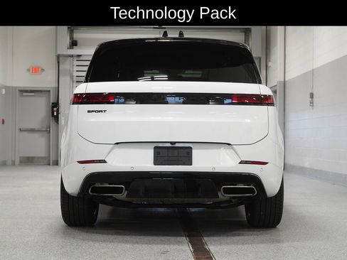 Used 2024 Land Rover Range Rover Sport Dynamic SE image 8