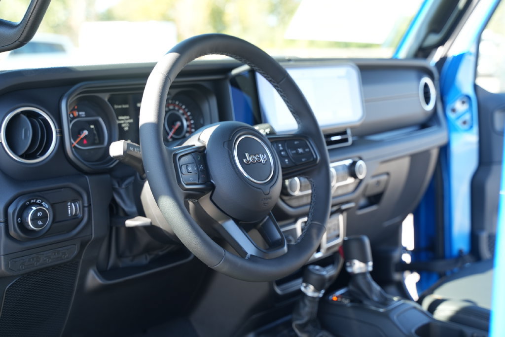 New 2026 Jeep Gladiator Sport AWD/4WD image 24