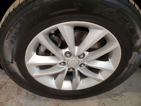 Used 2016 Kia Sorento LX image 28