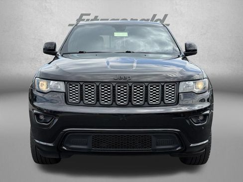 Used 2020 Jeep Grand Cherokee Altitude AWD/4WD image 3