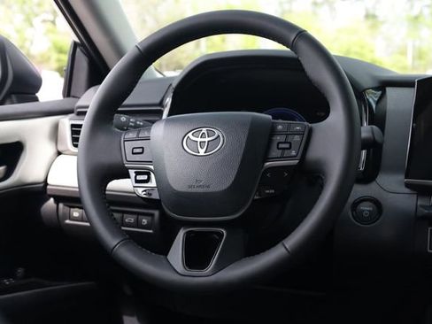 Used 2026 Toyota Camry LE w/ Convenience Package FWD image 5