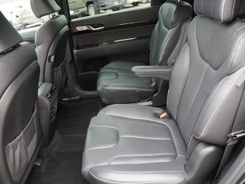 Used 2024 Hyundai Palisade Calligraphy image 17