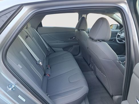 New 2025 Hyundai Elantra SEL image 17