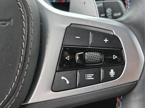 Certified 2025 BMW X7 M60i AWD/4WD image 33