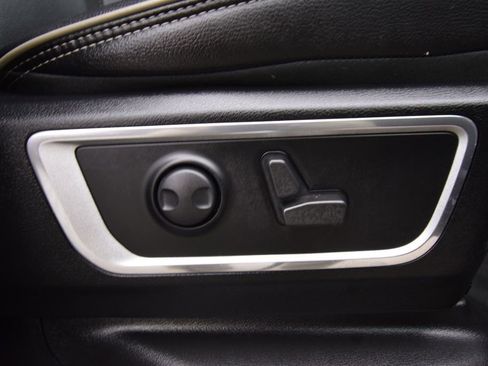 Used 2023 RAM 1500 Laramie image 32