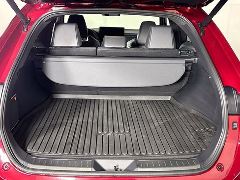 Used 2024 Toyota Venza Limited image 20