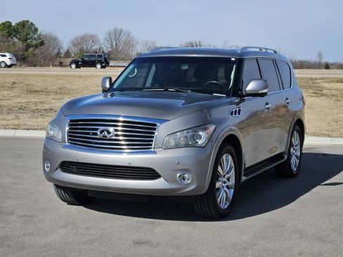 Used 2014 INFINITI QX80 w/ Theater Package image 3