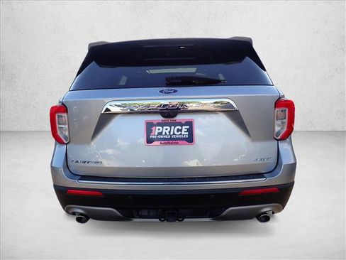 Used 2022 Ford Explorer Limited w/ Equipment Group 301A AWD/4WD image 3