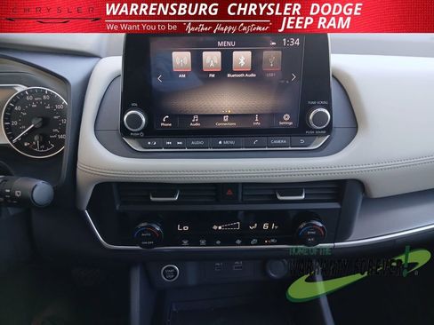 Used 2023 Nissan Rogue SV image 22