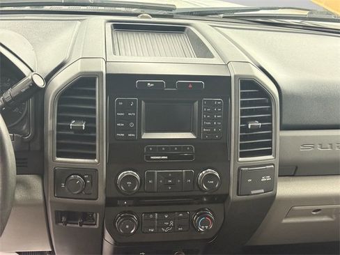 Used 2017 Ford F250 XL w/ Power Equipment Group image 16