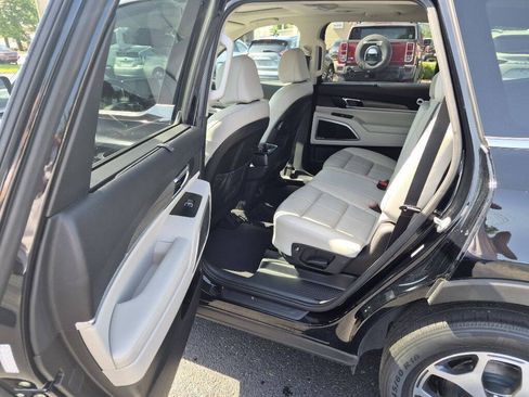 Used 2022 Kia Telluride EX w/ Towing Package FWD image 26