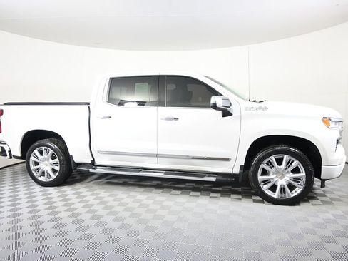 Used 2022 Chevrolet Silverado 1500 High Country w/ High Country Premium Package image 9