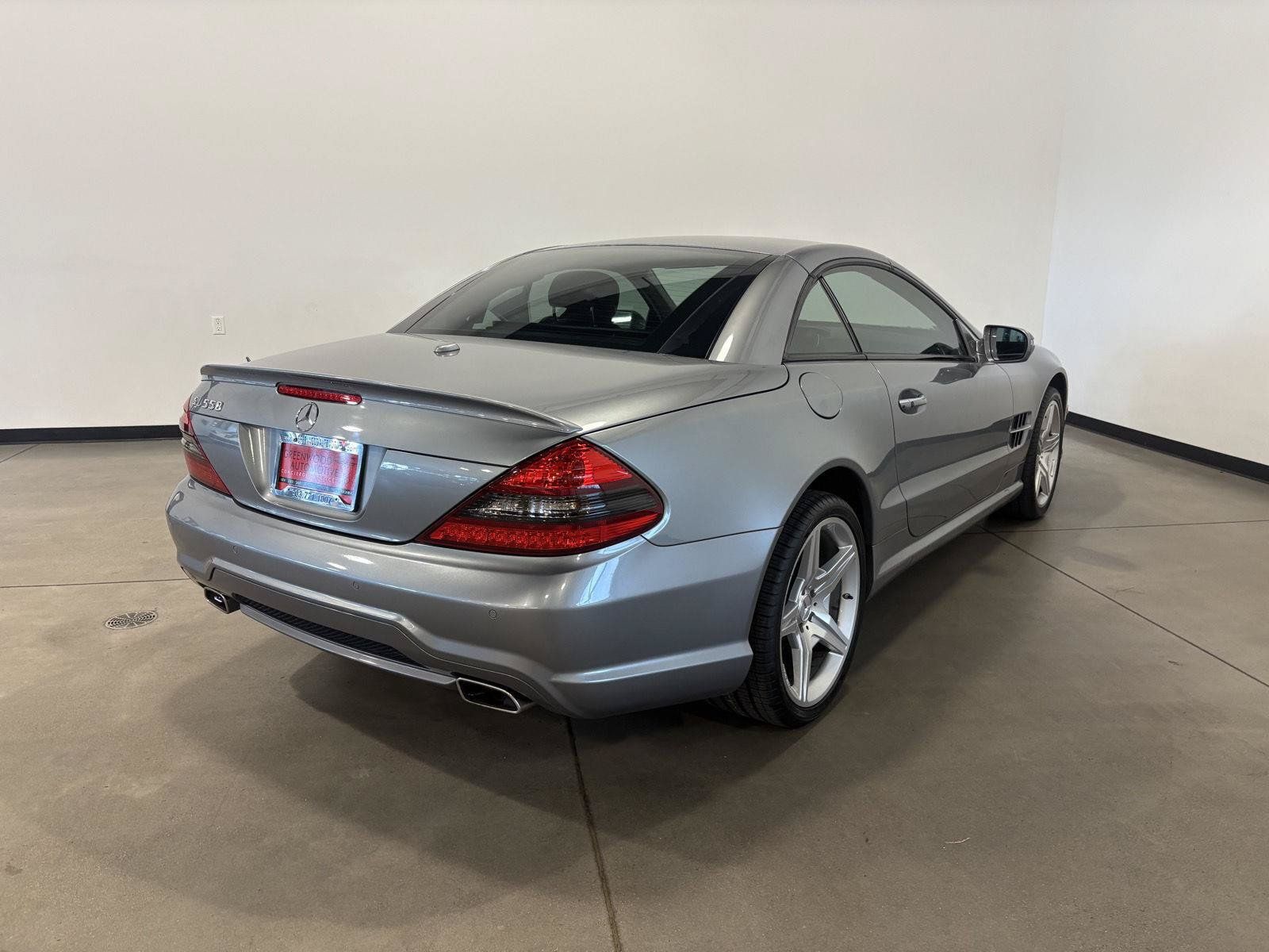 Used 2009 Mercedes-Benz SL 550 image 3