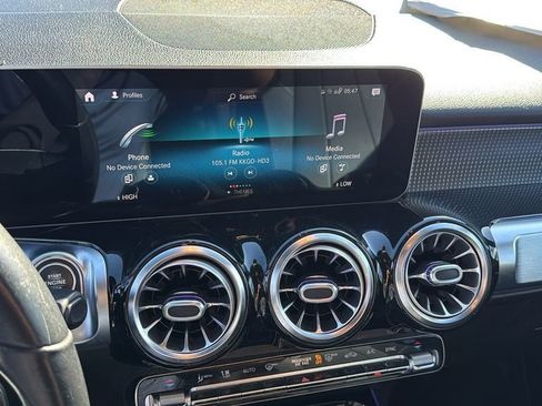 Used 2021 Mercedes-Benz GLB 250 image 16