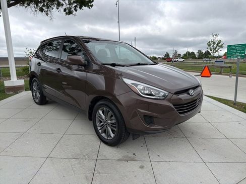 Used 2015 Hyundai Tucson GLS w/ Option Group 02 FWD image 2