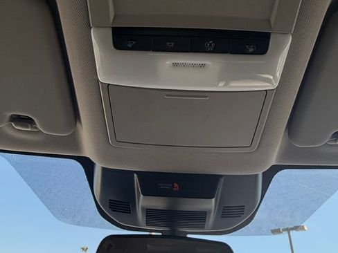 Used 2024 Nissan Rogue S FWD image 27