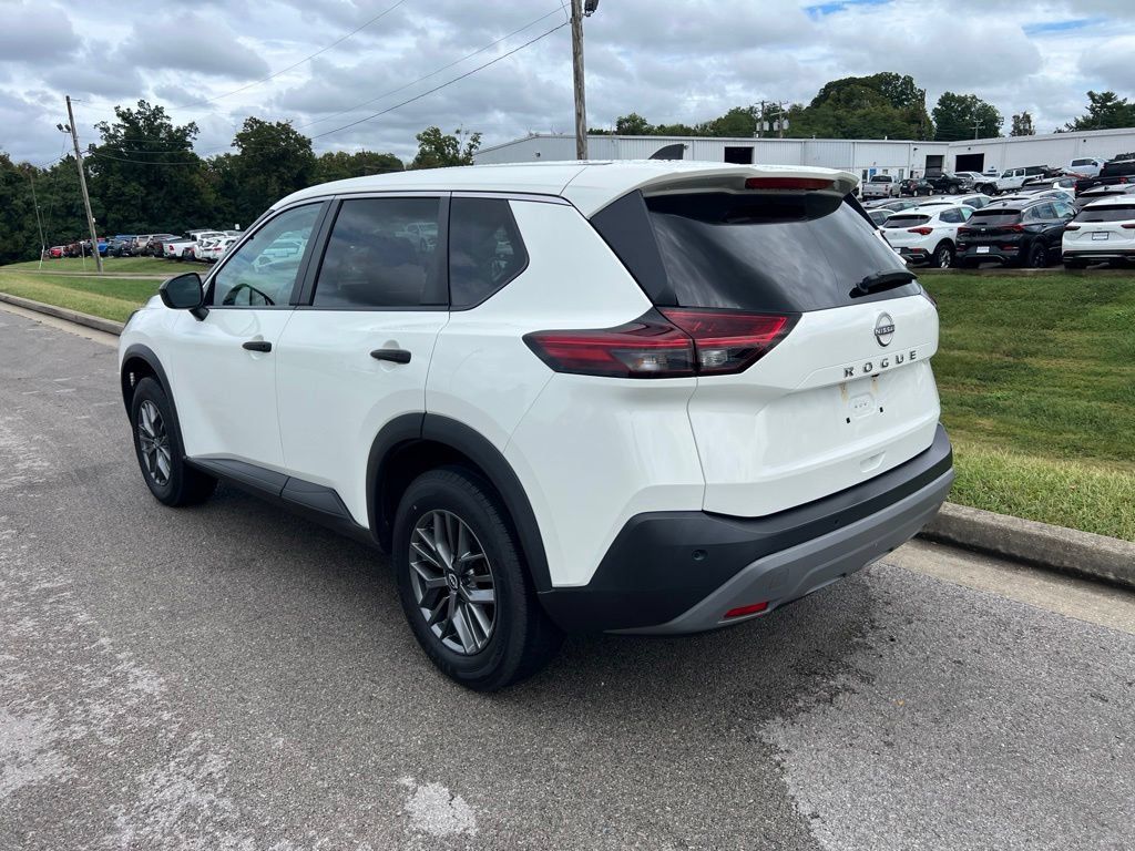 Used 2022 Nissan Rogue S FWD image 4