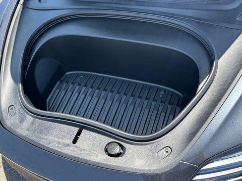 Used 2025 Tesla Model 3 Long Range RWD image 8