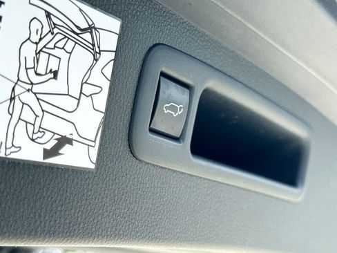 Used 2021 Toyota Highlander Platinum image 34