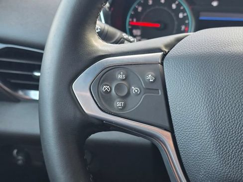 Used 2023 Chevrolet Traverse LT FWD image 36