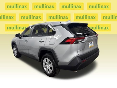 Used 2024 Toyota RAV4 LE image 9