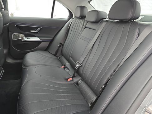 Used 2025 Mercedes-Benz E 350 4MATIC Sedan image 14