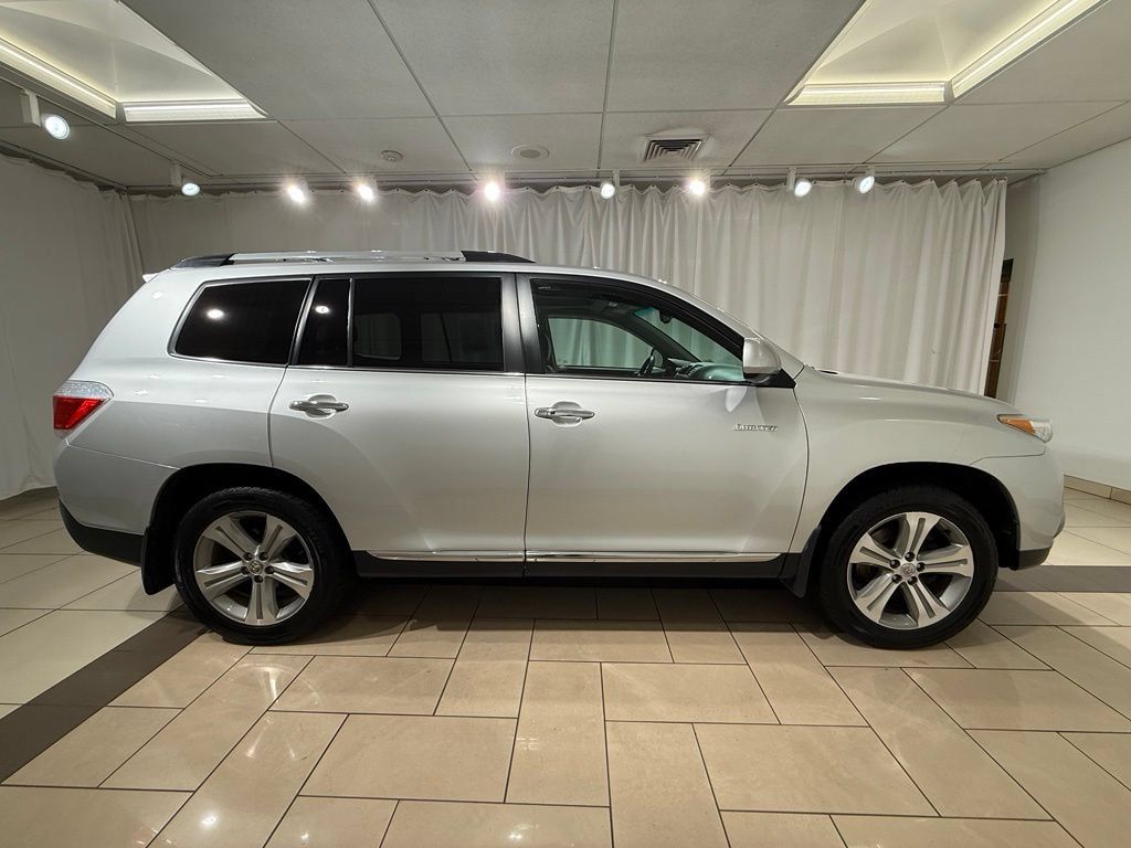 Used 2013 Toyota Highlander Limited AWD/4WD image 6
