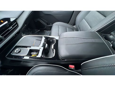 Certified 2025 Buick Enclave Sport Touring image 20