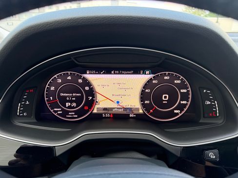 Used 2018 Audi Q7 3.0T Premium Plus w/ Premium Plus Package AWD/4WD image 16