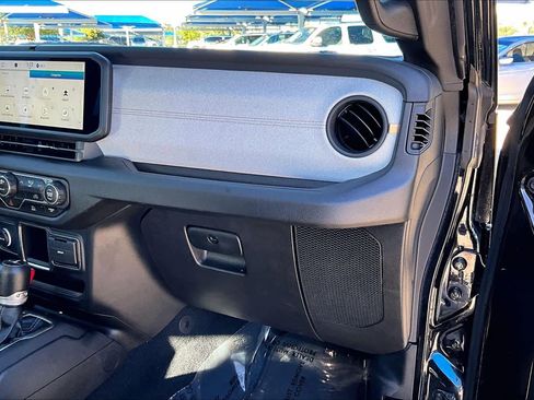 Used 2024 Jeep Gladiator Sport image 36