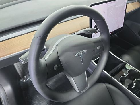 Used 2019 Tesla Model 3 RWD image 4