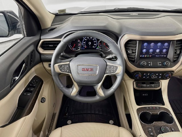 Used 2023 GMC Acadia Denali w/ Denali Ultimate Package AWD/4WD image 25