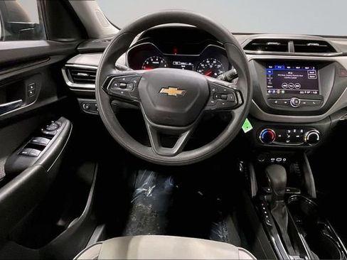 Used 2021 Chevrolet TrailBlazer LS FWD image 5