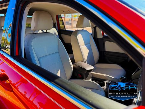 Used 2018 Volkswagen Tiguan SE AWD/4WD image 12