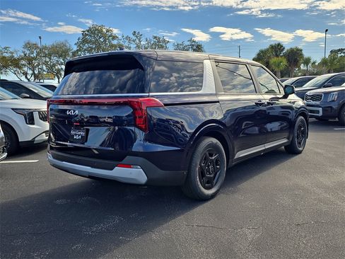 New 2026 Kia Carnival LXS image 8