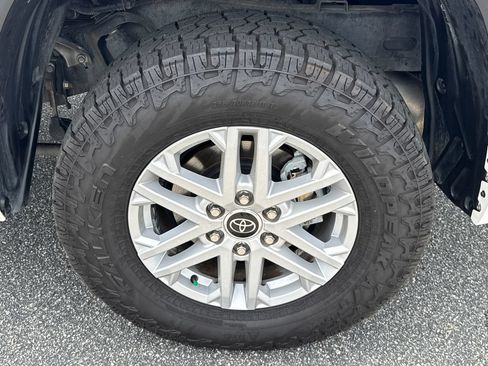 Used 2024 Toyota Tundra SR5 w/ SR5 Convenience Package RWD image 19