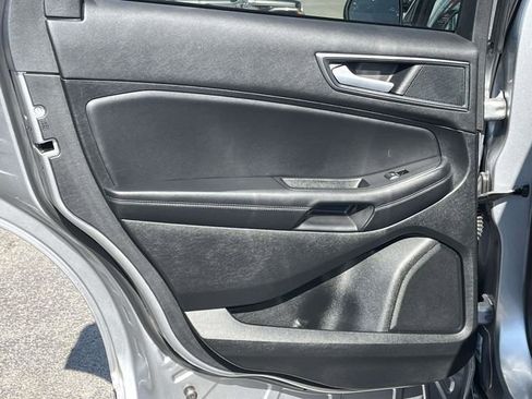 Used 2024 Ford Edge SE image 16