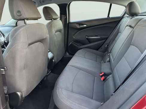 Used 2019 Chevrolet Cruze LT image 11