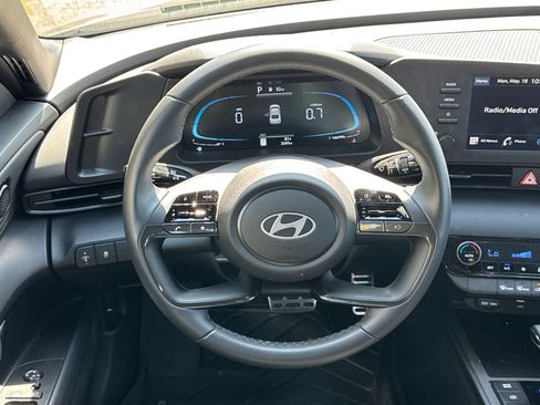 Used 2025 Hyundai Elantra Sport FWD image 23