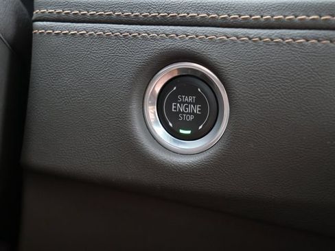 Used 2025 Cadillac Escalade ESV Premium Luxury w/ LPO, Floor Liner Package AWD/4WD image 24