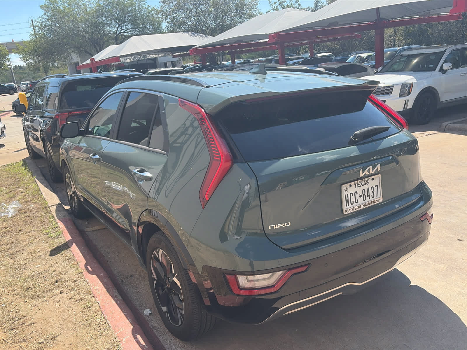 Used 2024 Kia Niro Wave w/ Wave Preserve Package FWD image 29