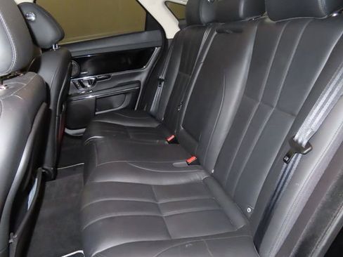 Used 2015 Jaguar XJ image 18