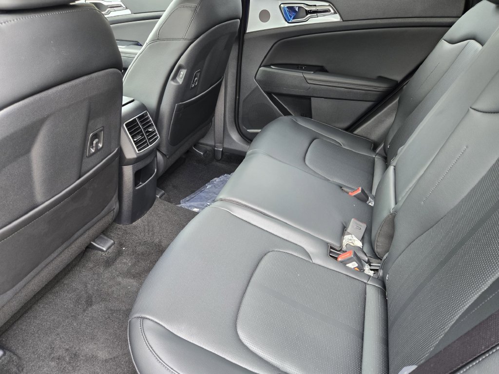 New 2026 Kia Sportage EX w/ EX Panorama Roof Package FWD image 22