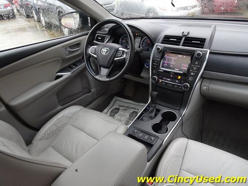 Used 2017 Toyota Camry XLE w/ Moonroof Package FWD image 15