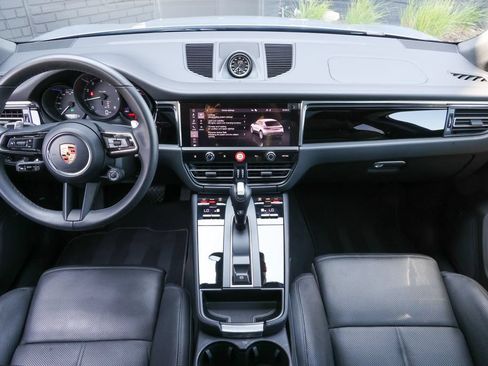 Certified 2026 Porsche Macan AWD/4WD image 38