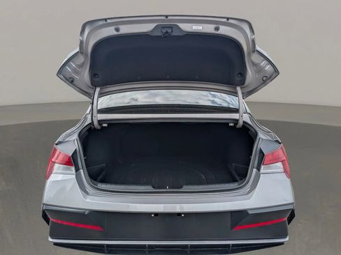 Used 2024 Hyundai Elantra SEL w/ Convenience Package image 7