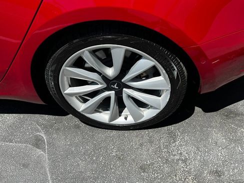 Used 2018 Tesla Model 3 Long Range RWD image 12