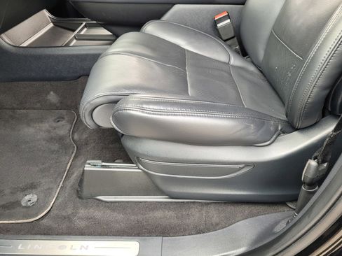 Used 2023 Lincoln Navigator Reserve image 23