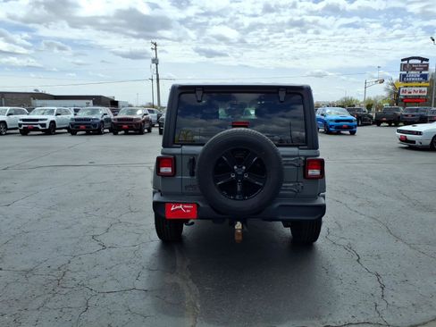 Used 2023 Jeep Wrangler Unlimited Sport AWD/4WD image 5