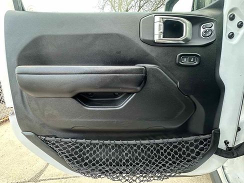 Used 2021 Jeep Wrangler Unlimited Rubicon w/ Steel Bumper Group AWD/4WD image 21